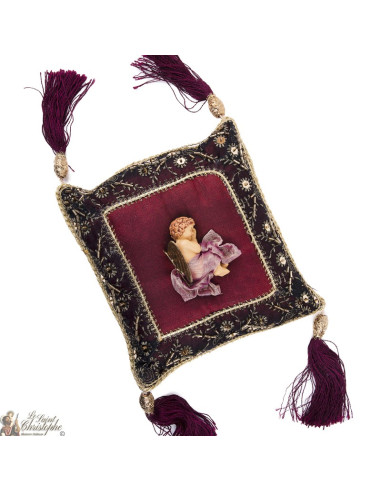 Coussin ange endormi bordeaux – broderie artisanale des Philippines