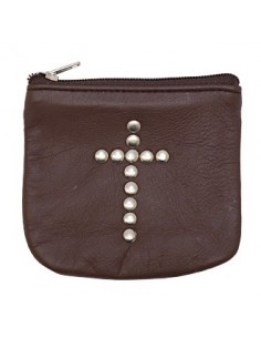 Estuche de cuero marrón con cruz