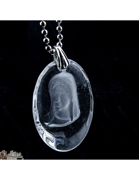 Necklace pendant medal of the Virgin Mary in translucent glass