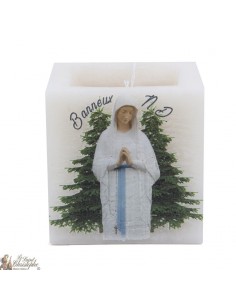 Velas perfumadas y coloreadas en la misa en San Miguel