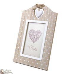 Fotorahmen mit Holz-Herzmotiven