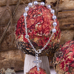 Bracelet perles nacrées avec croix calice - dizaine