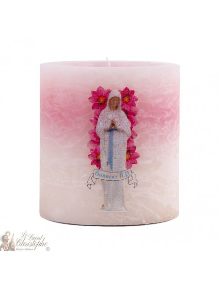 Candela profumata e colorata nella massa Vergine dei Poveri di Banneux N.D.