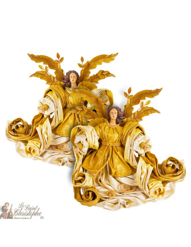 Gouden en gedrapeerde engel om op te hangen