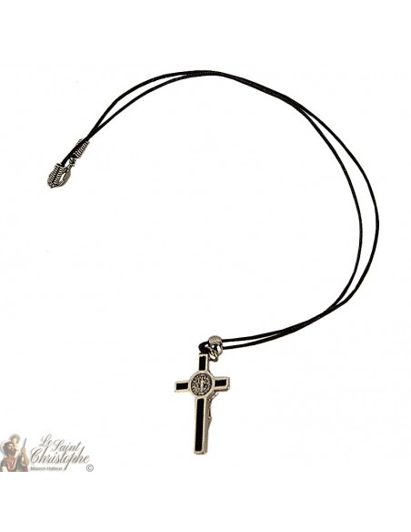 Collier croix de Saint Benoît