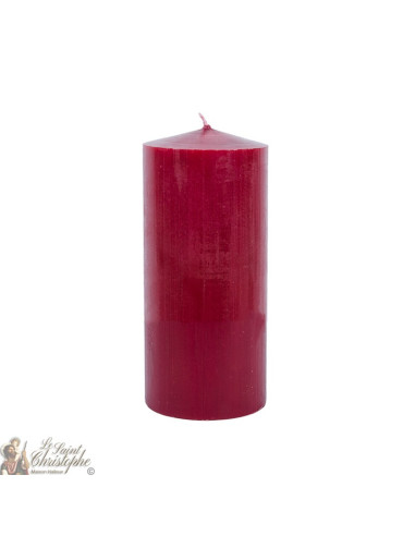 Candle coloured in the red mass 7 x 15,5 cm