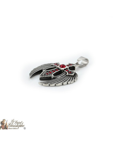 Colgante de plata cruz alada granate