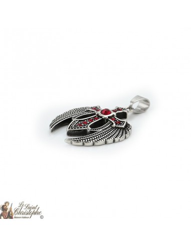 Silver pendant winged cross garnet