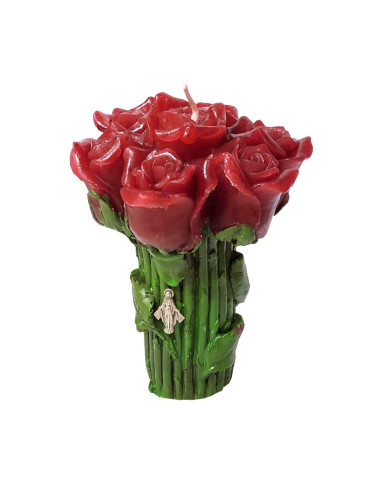 Candela con rose rosse e spilla della Vergine Miracolosa