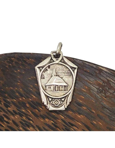 Medalla Notre Dame de Banneux y Chapelle - metal plateado