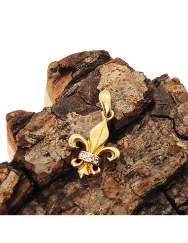 Colgante flor de lis dorado