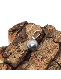 Gray pearl pendant