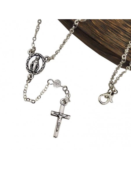 Collar rosario plateado con cuentas de cristal