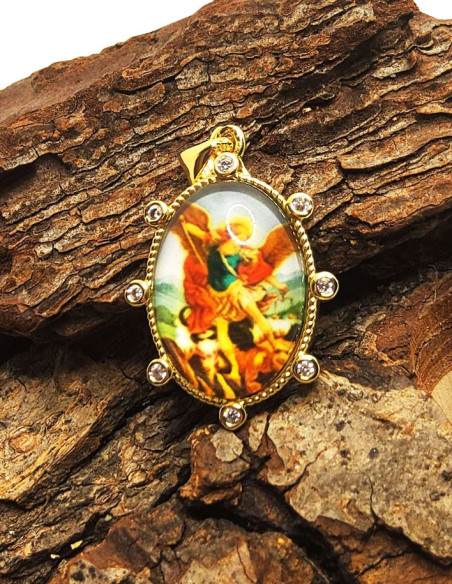 Medal of the Archangel Saint Michael - Gold-plated metal and rhinestones