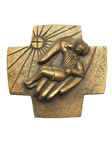 Croix murale en bronze – Main de Dieu et enfant, cadeau de baptême