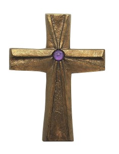 Croix murale en bronze avec améthyste - Artisanat chrétien