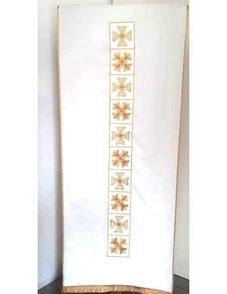 Paño de atril blanco con cruces y flores bordadas en dorado – 50 × 250 cm