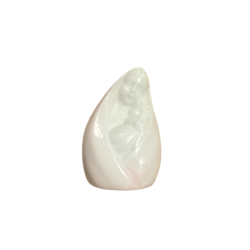 Estatua Virgen Mar&iacute;a con Ni&ntilde;o &ndash; Cer&aacute;mica blanca y rosa
