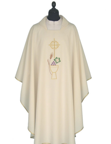 Chasuble ivoire brodée calice et raisins avec étole – Liturgie