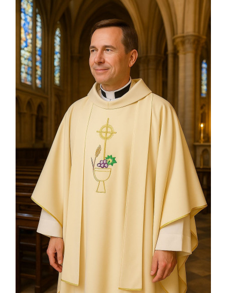 Chasuble brodée avec calice et raisins avec son étole