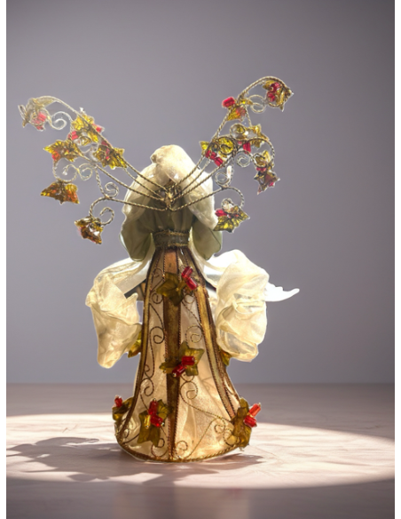 Angelo in Metallo 33 cm – Abito Bianco con Fiori Rossi e Foglie Verdi | Decorazione Natalizia Artigianale