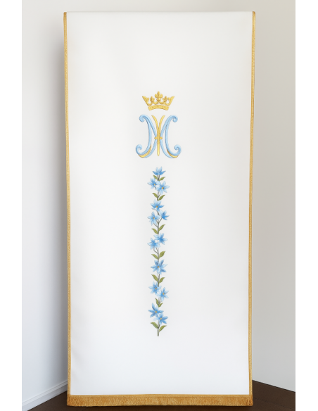 Lesepultvelum – Gekröntes Marienmonogramm und Blumenmotiv