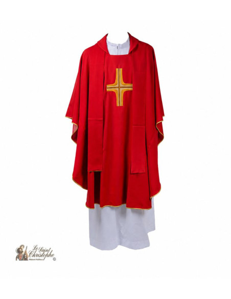 Red Priest Chasuble with Matching Stole and Gold Embroidered Cross | Le Saint Christophe