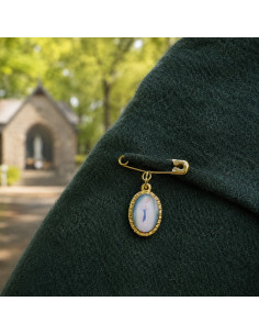 Broche Médaille de la Vierge de Banneux avec le Saint Esprit – Dorée 15 mm