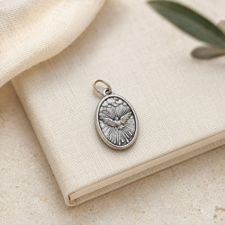 Medalla Espíritu Santo plateada de doble cara – Pray for Us, 10 × 22 mm