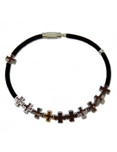 Bracciale marrone con croce in metallo