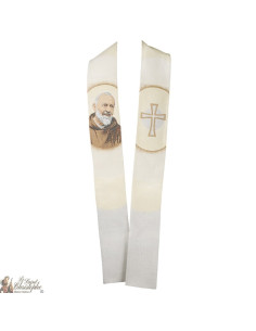 Padre Pio ha ricamato la stola del sacerdote