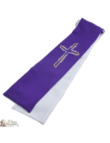 Kruis geborduurde priester gestolen