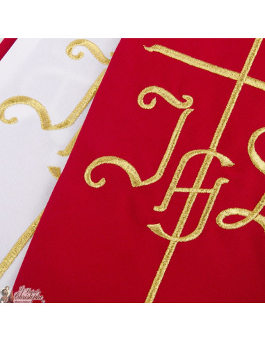 Kruis geborduurde priester gestolen