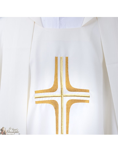 Knapperig voor priester met geborduurde stola