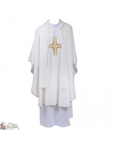 Chasuble for priest with embroidered stole