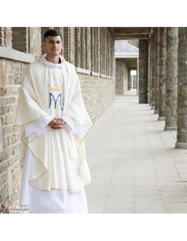 Casulla para sacerdote con estola bordada