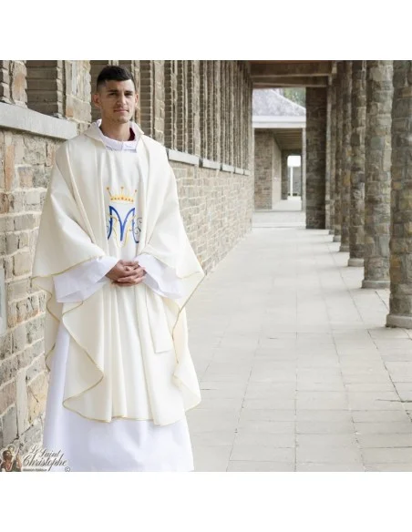 Casulla para sacerdote con estola bordada