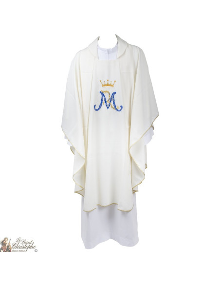 Chasuble pour prêtre avec étole brodée