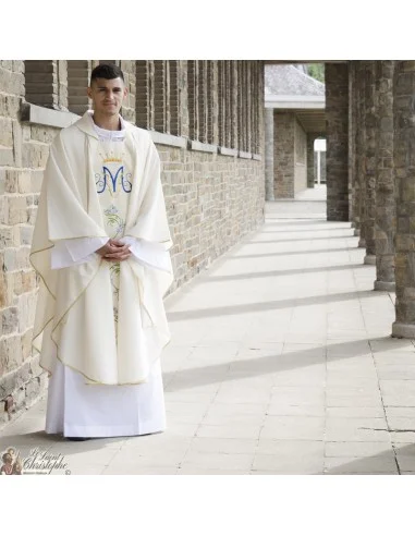 Chasuble pour prêtre avec étole brodée