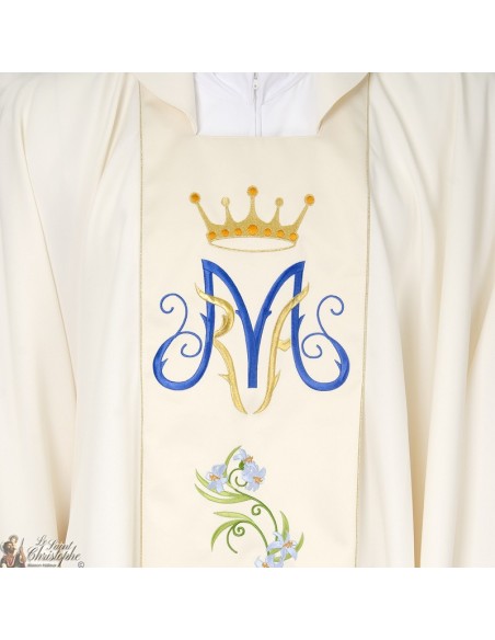 Chasuble pour prêtre avec étole brodée