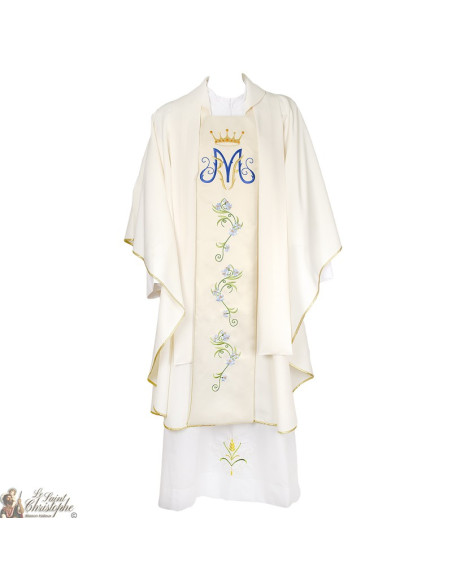 Knapperig voor priester met geborduurde stola