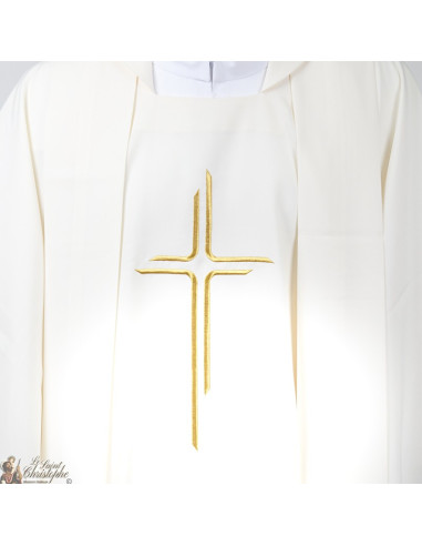 Knapperig voor priester met geborduurde stola