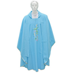 Chasuble pour prêtre avec étole brodée