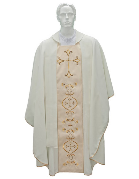 Chasuble pour prêtre avec étole brodée