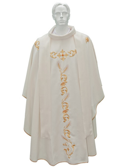 Chasuble pour prêtre avec étole brodée
