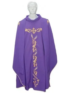 Casulla para sacerdote con estola bordada